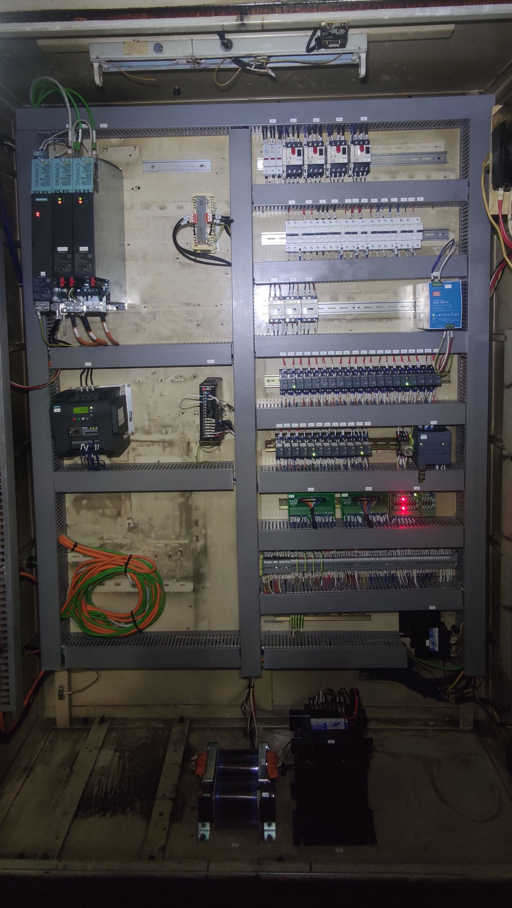 五槽磨维修后电柜照片